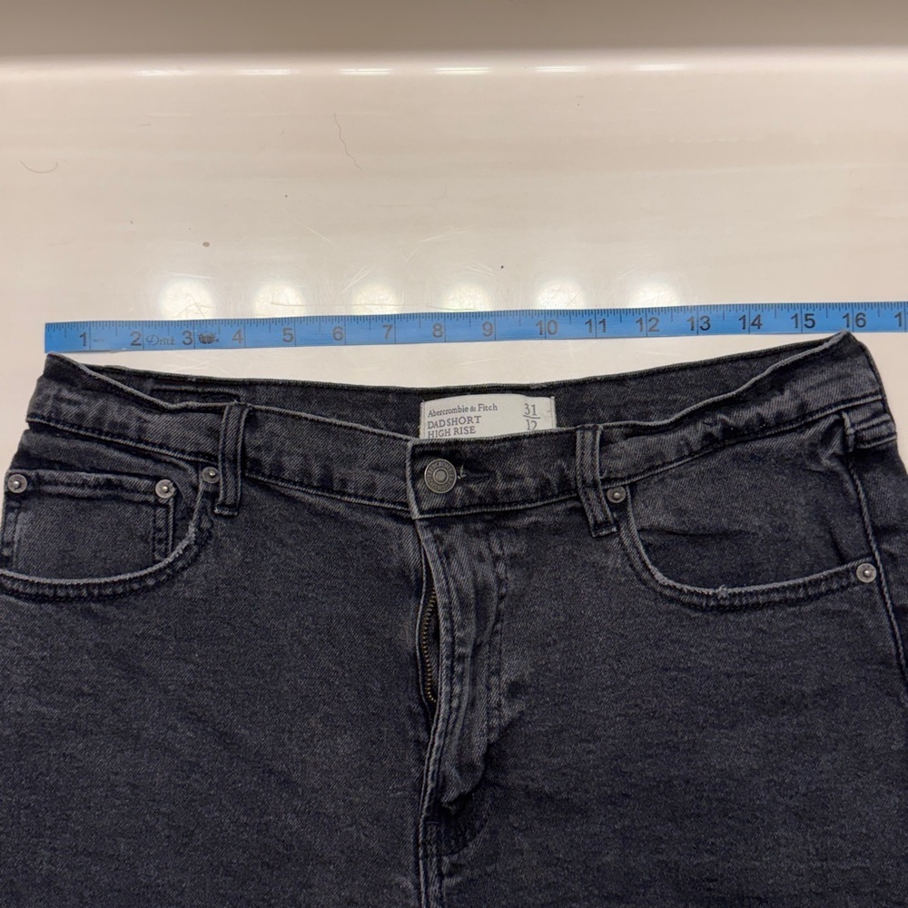 Abercrombie & Fitch High Rise Dad Short in Black Denim - Picture 4 of 5